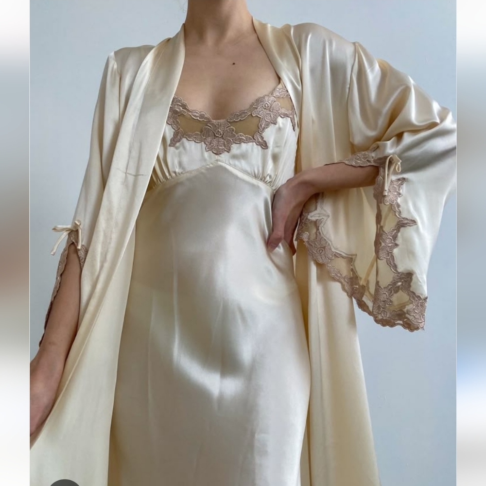 Satin White 2 Piece Peignoir Set M/L Robe Gown Lace Bridal Honeymoon Cocquette - Picture 6 of 14
